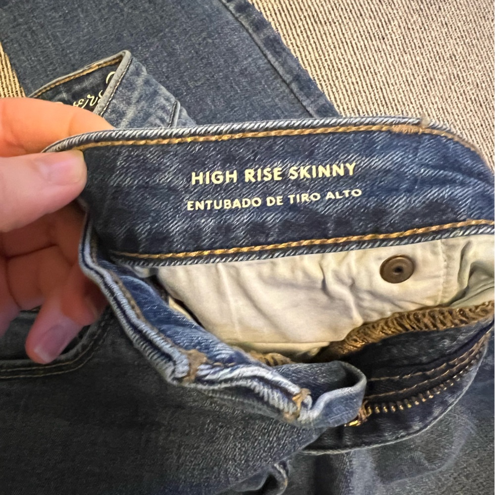 Universal Thread High Rise Skinny jeans - Picture 5 of 8